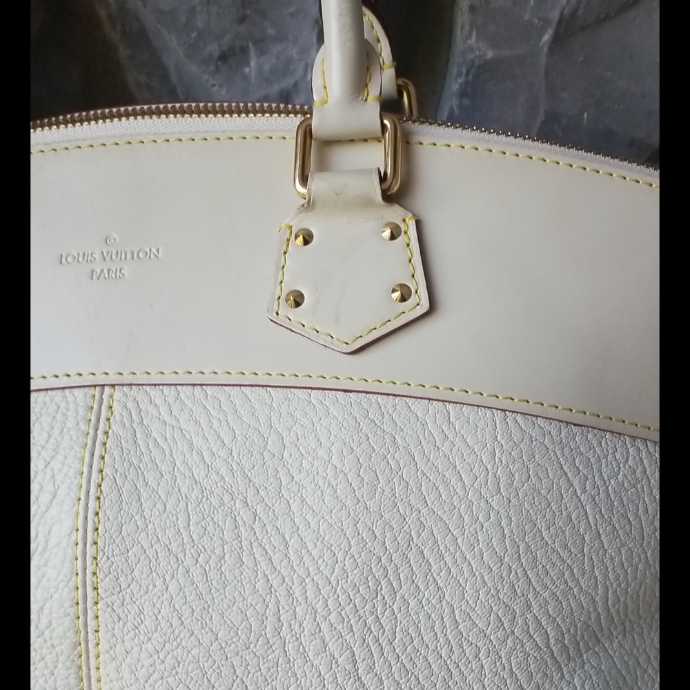 Louis Vuitton Lock It - Picture 3 of 12